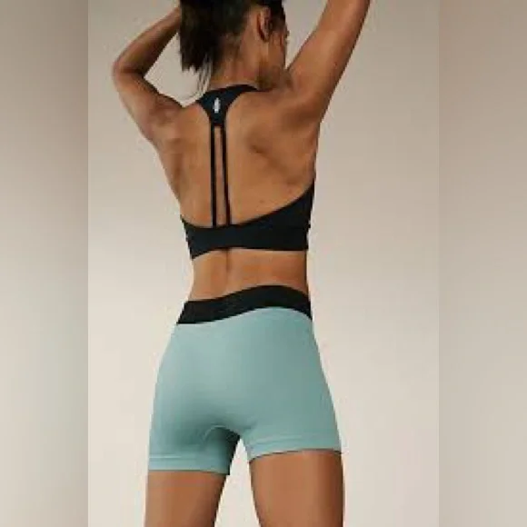 FP Movement set Prajna Crop Top and prajna shorts set XS/S